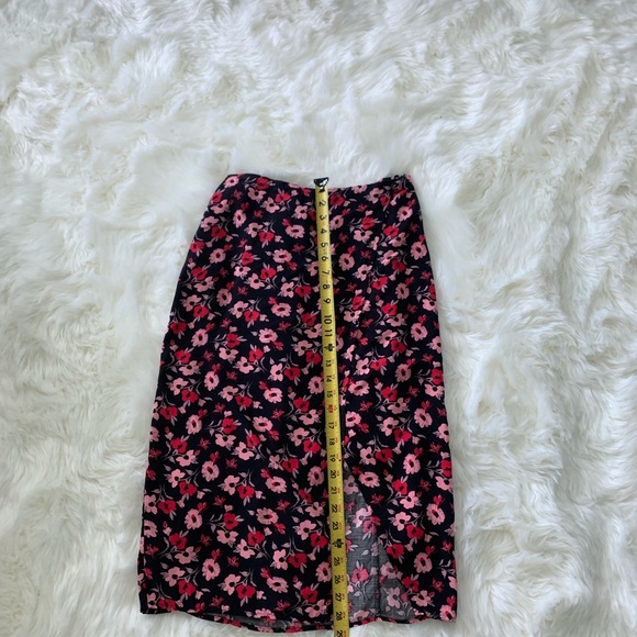(SOLD)✨EXPRESS: Midi Skirt - Size S - Picture 5 of 6